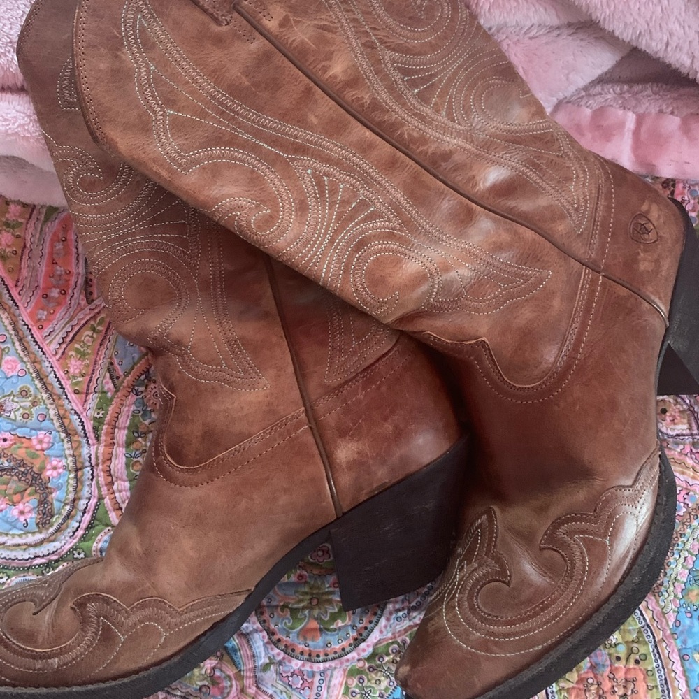 Women’s Ariat boots